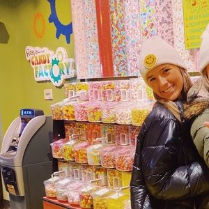 Meet your Posher, Ella